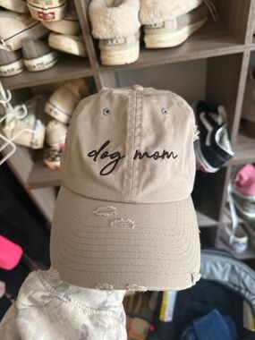 KBETHOS Beige "dog mom" Distressed Cotton Baseball Cap